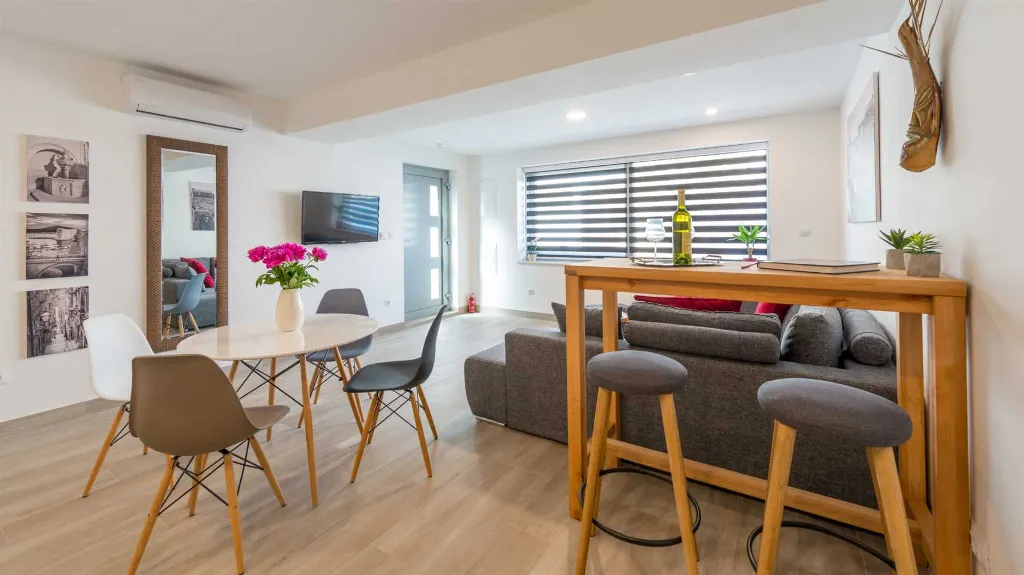 One-Bedroom Apartment in Dubrovnik with Parking
