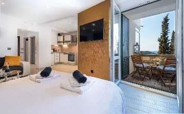 Sea-View Studio Apartment in Dubrovnik