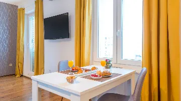 Studio Apartment with Sea View and Terrace in Dubrovnik