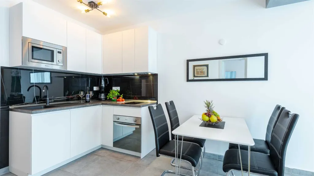 Two-Bedroom Apartment with Sea Views in Dubrovnik