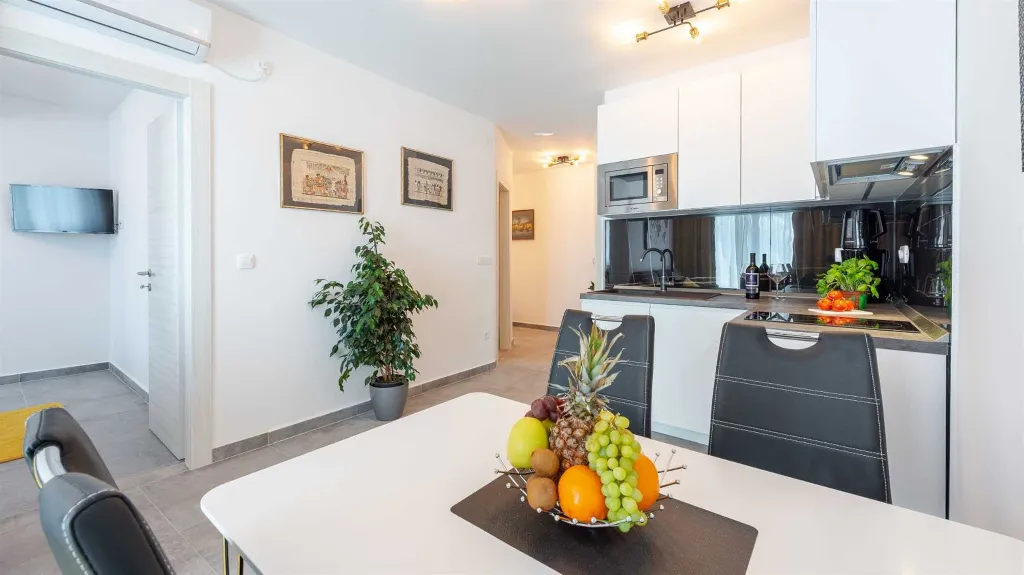 Two-Bedroom Apartment with Sea Views in Dubrovnik