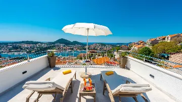 Two-Bedroom Apartment with Sea Views in Dubrovnik
