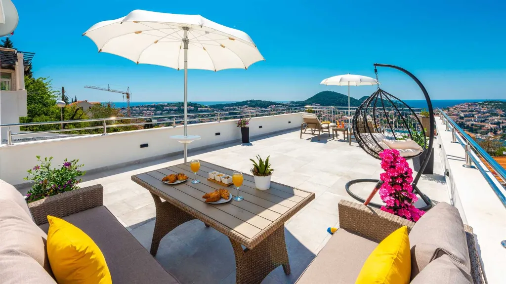 Two-Bedroom Apartment with Sea Views in Dubrovnik