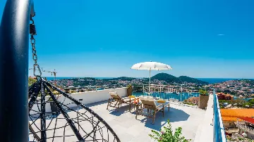 Two-Bedroom Apartment with Sea Views in Dubrovnik