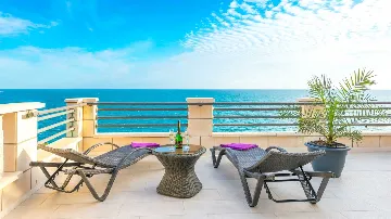 Sea-View Two-Bedroom Apartment in Dubrovnik