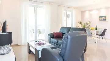 Sea-View Two-Bedroom Apartment in Dubrovnik