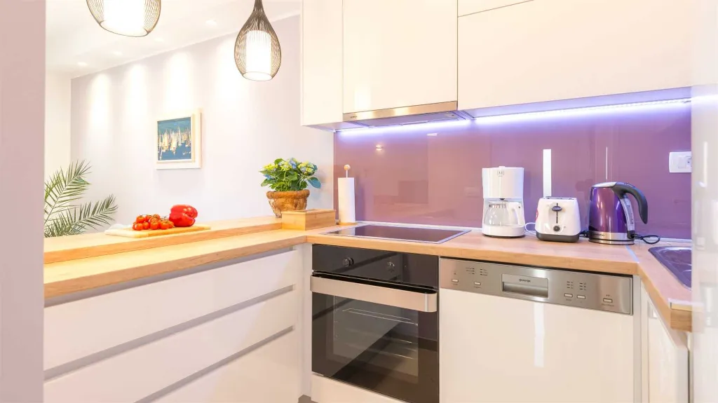 Sea-View Two-Bedroom Apartment in Dubrovnik