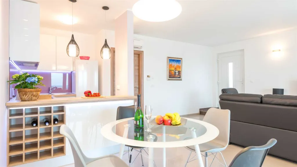 Sea-View Two-Bedroom Apartment in Dubrovnik
