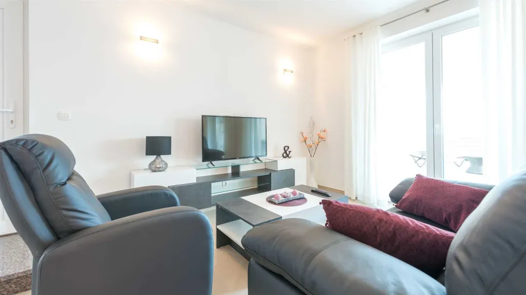 Sea-View Two-Bedroom Apartment in Dubrovnik