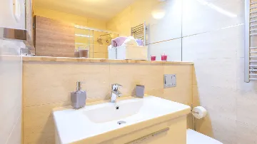 Sea-View Two-Bedroom Apartment in Dubrovnik