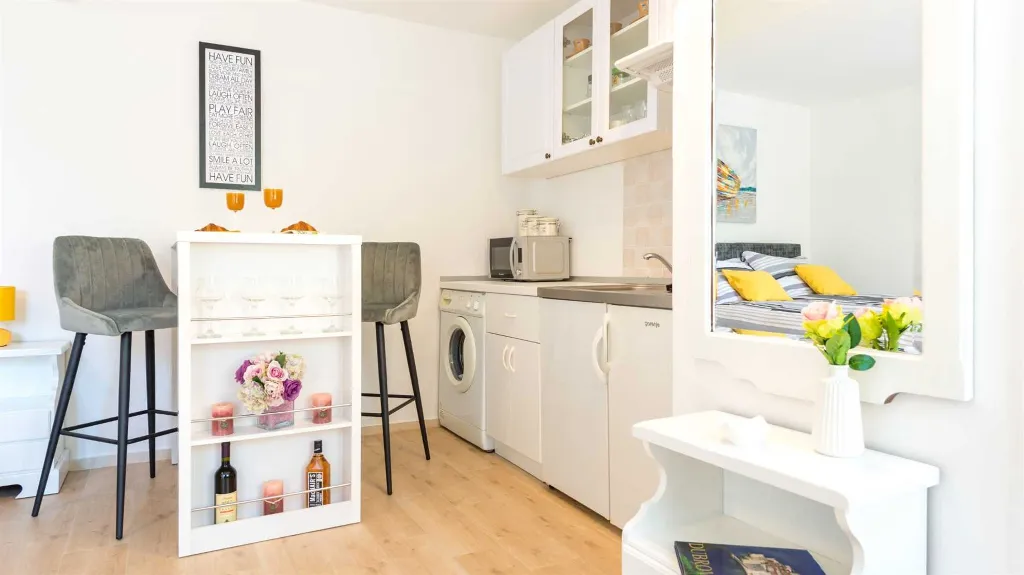 Dubrovnik One-Bedroom Apartment for 2 Guests