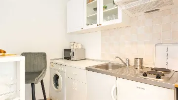 Dubrovnik One-Bedroom Apartment for 2 Guests