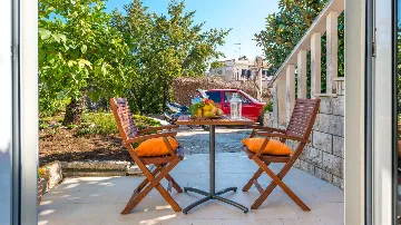 Dubrovnik One-Bedroom Apartment for 2 Guests