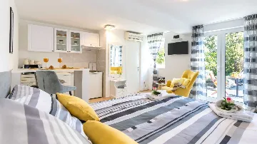 Dubrovnik One-Bedroom Apartment for 2 Guests