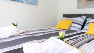 Dubrovnik One-Bedroom Apartment for 2 Guests