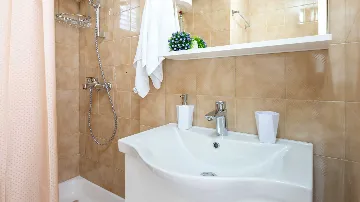 Dubrovnik One-Bedroom Apartment for 2 Guests