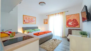 Dubrovnik Studio Apartment with Terrace & Bay Views