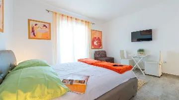 Dubrovnik Studio Apartment with Terrace & Bay Views