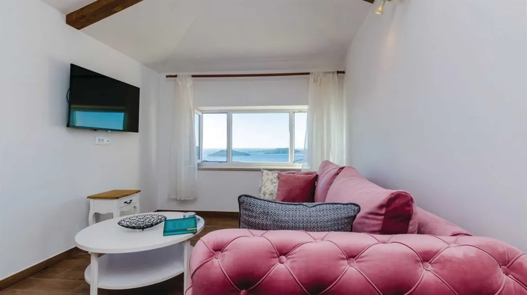 Brsečine 3-Bedroom Villa for Up to 6 Guests
