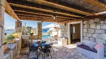 Brsečine 3-Bedroom Villa for Up to 6 Guests