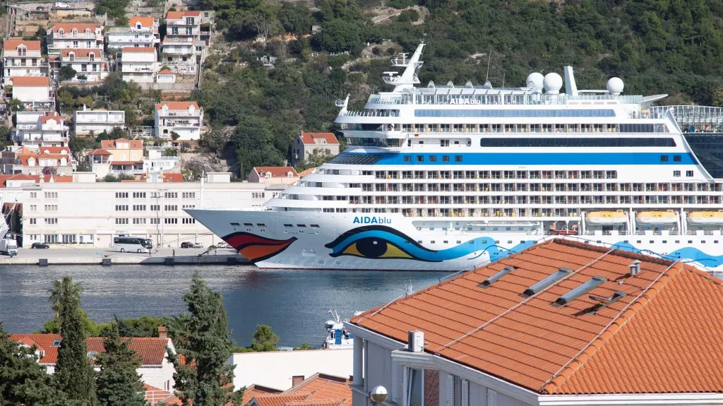 Dubrovnik 2-Bedroom Apartment with Sea View