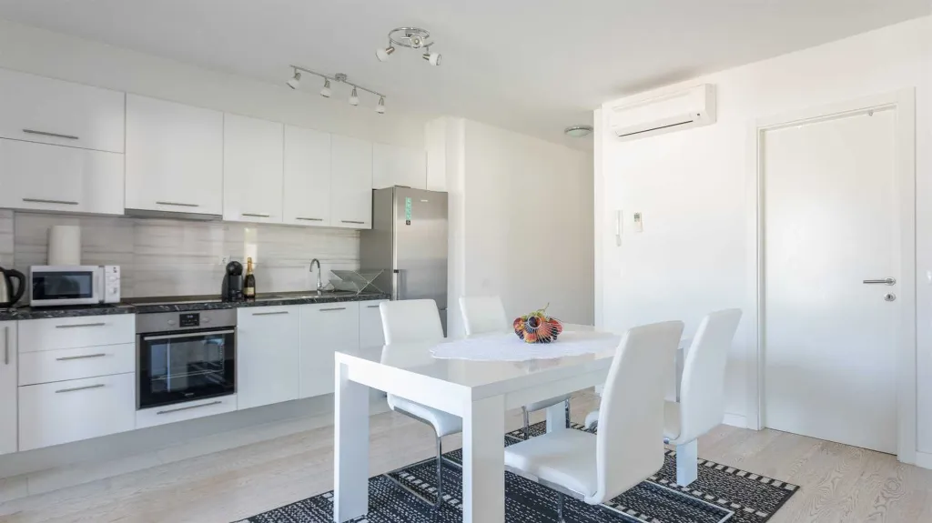 Dubrovnik 2-Bedroom Apartment with Sea View