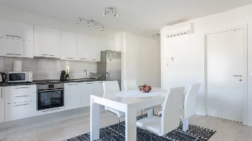 Dubrovnik 2-Bedroom Apartment with Sea View