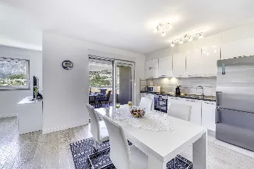 Dubrovnik 2-Bedroom Apartment with Sea View