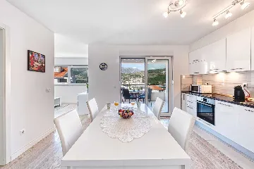 Dubrovnik 2-Bedroom Apartment with Sea View