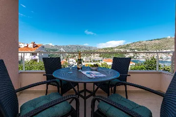 Dubrovnik 2-Bedroom Apartment with Sea View