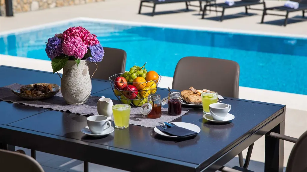 Zaton 3-Bedroom Villa for 6 with Sea View