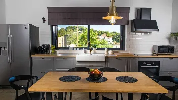 Zaton 3-Bedroom Villa for 6 with Sea View