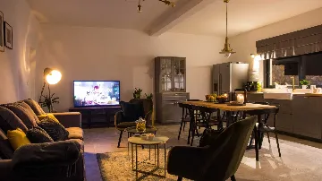 Zaton 3-Bedroom Villa for 6 with Sea View