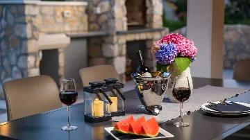 Zaton 3-Bedroom Villa for 6 with Sea View