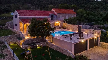 Zaton 3-Bedroom Villa for 6 with Sea View