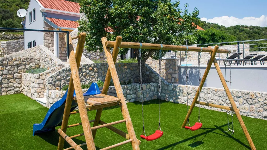 Zaton 3-Bedroom Villa for 6 with Sea View