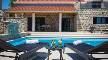 Zaton 3-Bedroom Villa for 6 with Sea View