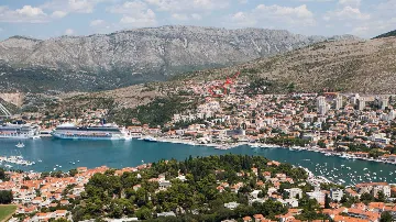 2-Bedroom Apartment with Sea Views in Dubrovnik