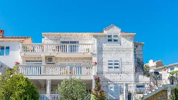 2-Bedroom Apartment with Sea Views in Dubrovnik