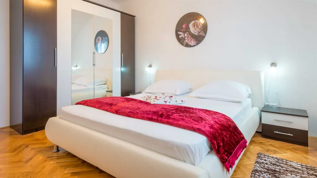 2-Bedroom Apartment with Sea Views in Dubrovnik