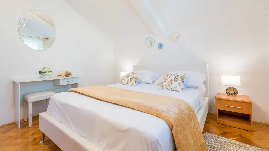 2-Bedroom Apartment with Sea Views in Dubrovnik