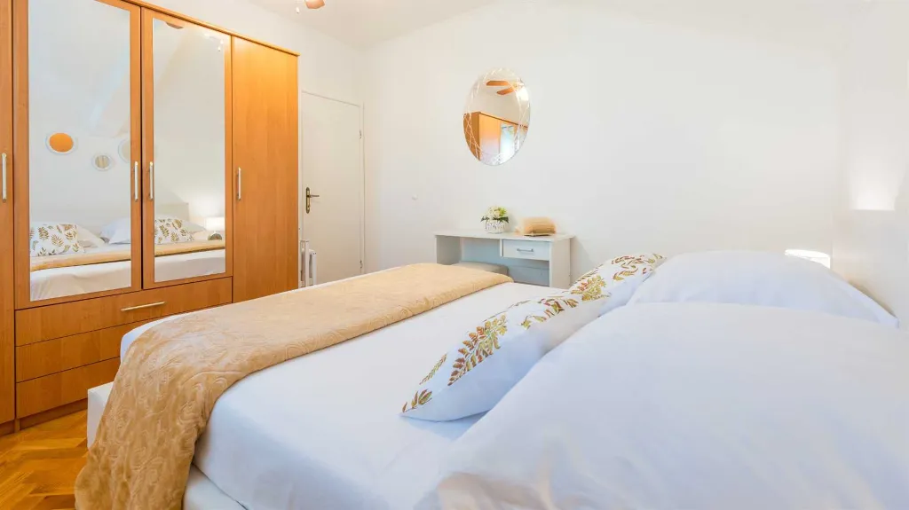 2-Bedroom Apartment with Sea Views in Dubrovnik