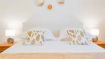 2-Bedroom Apartment with Sea Views in Dubrovnik