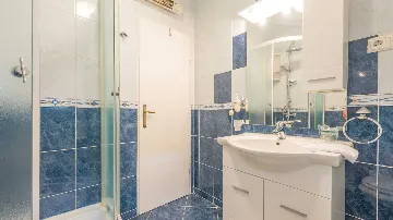 2-Bedroom Apartment with Sea Views in Dubrovnik