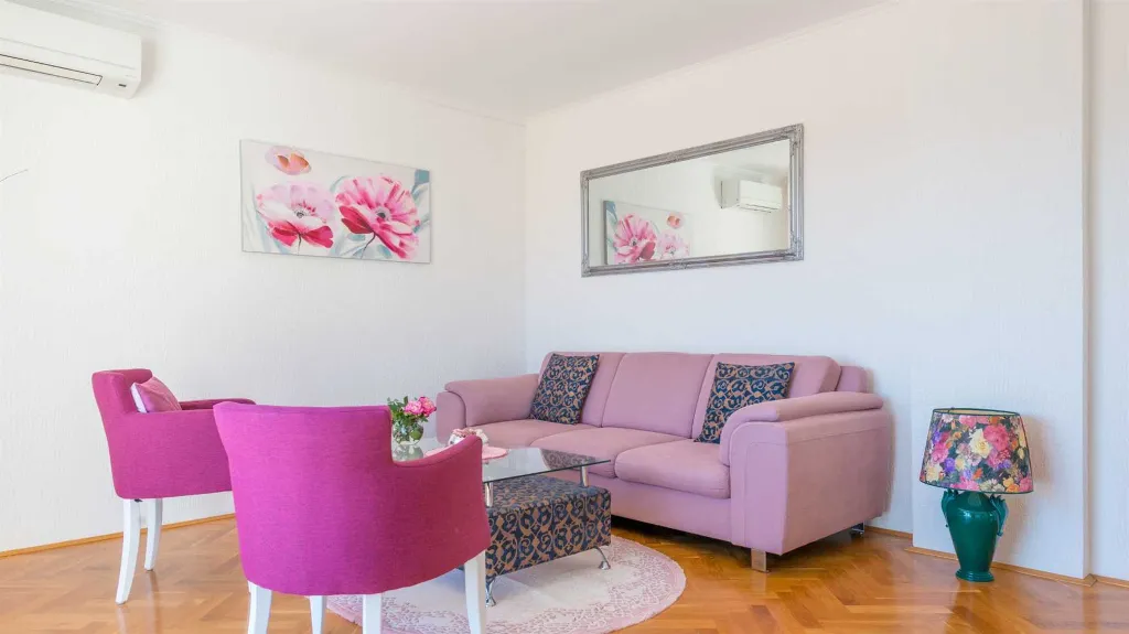 2-Bedroom Apartment with Sea Views in Dubrovnik