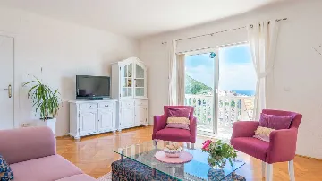 2-Bedroom Apartment with Sea Views in Dubrovnik