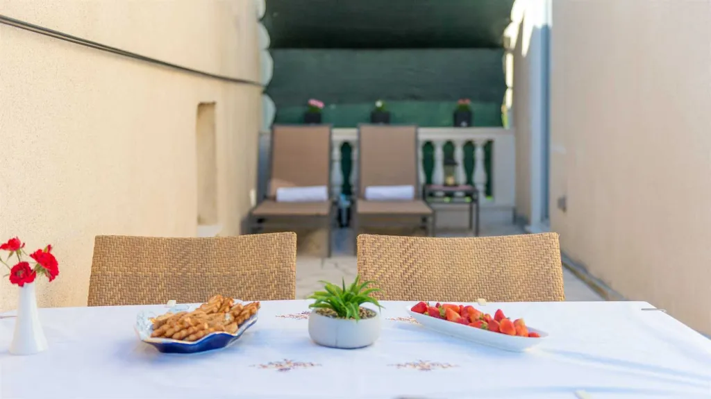 2-Bedroom Apartment with Sea Views in Dubrovnik