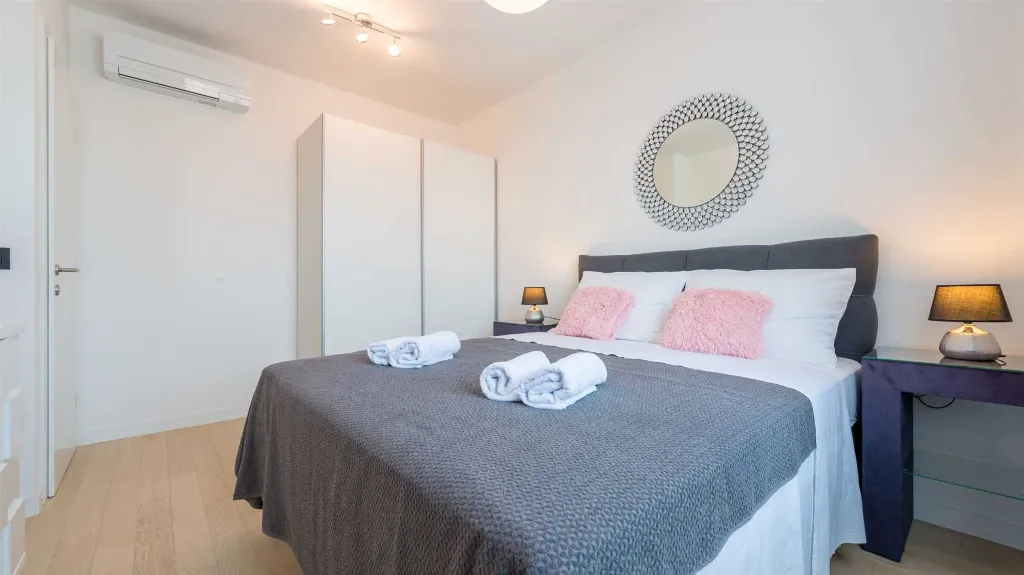 2-Bedroom Apartment with Balconies in Dubrovnik