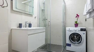 2-Bedroom Apartment with Balconies in Dubrovnik