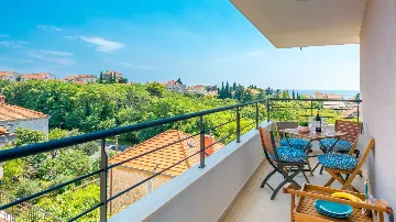 2-Bedroom Apartment with Balconies in Dubrovnik